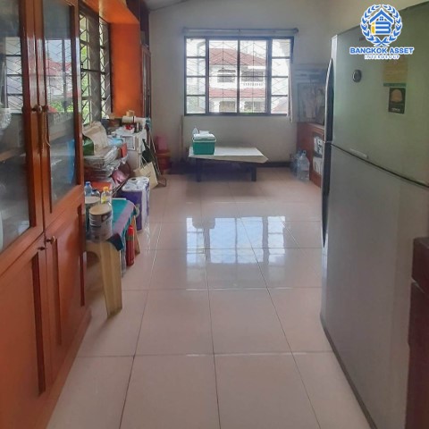 *****บ้านเดี่ยวมือสองย่านนนทบุรี ม.ชลลดา บางบัวทอง เนื้อที่กว้างขวางมากถึง 83 ตร.ว. ฟังก์ชัน 5 ห้องนอน 4 ห้องน้ำ ที่จอดรถ 4 คัน จากแบรนด์ L&H ฟรี! เครื่องปรับอากาศ 6 เครื่อง บ้านกว้าง พื้นที่ใช้สอยเยอะ ตั้งอยู่บนทำเลแห่งการเดินทาง ใกล้รถไฟฟ้าสายสีม่วง "สถานีบางพลู" และจุดขึ้นทางด่วน "งามวงศ์วาน" จองเลย!